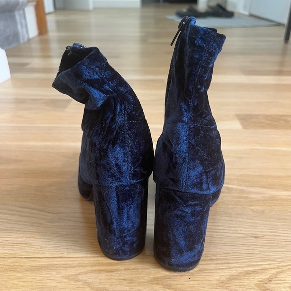 Mossimo | Blue Velvet Sock Booties - Size 7.5 - Picture 2 of 3